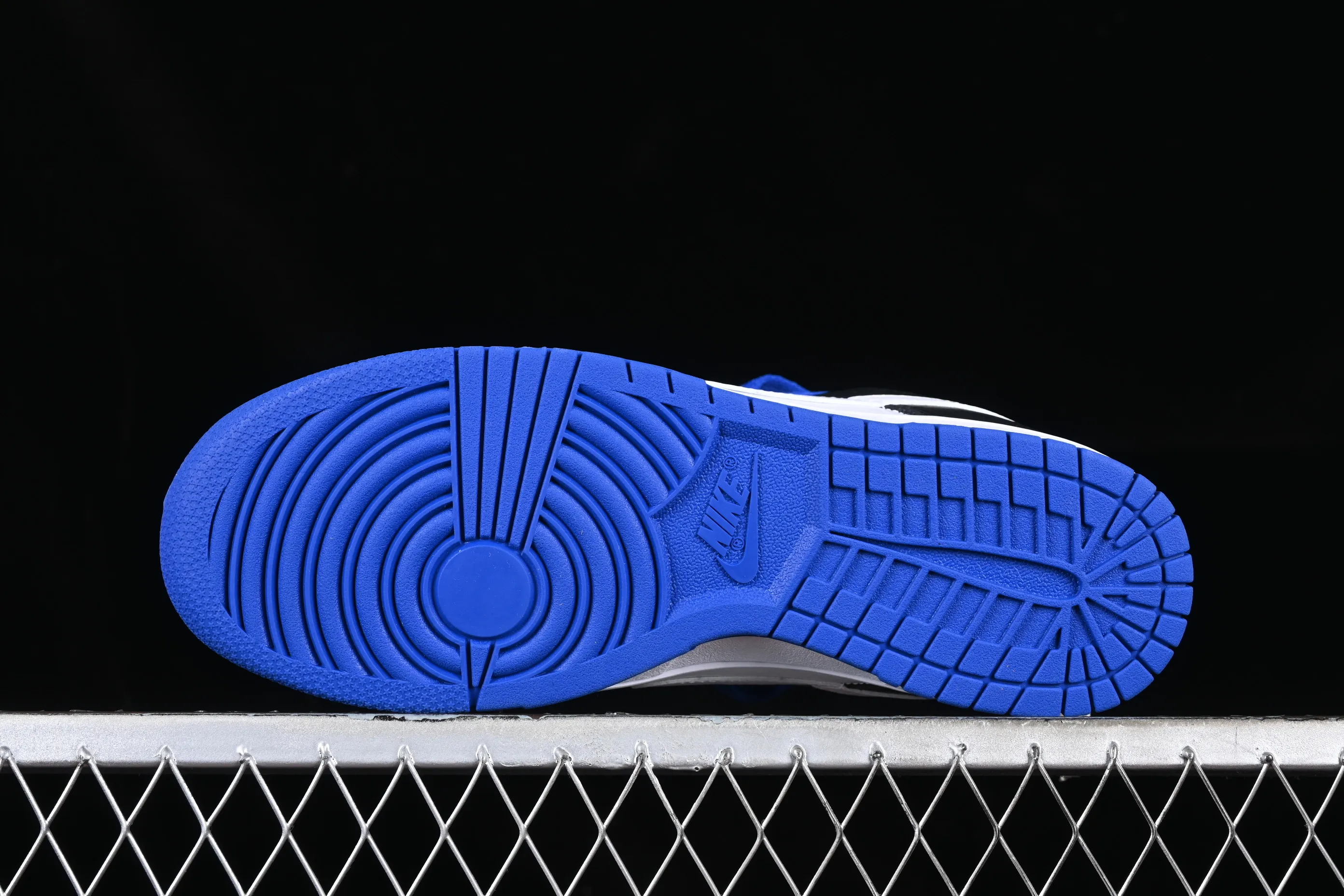 All Categories Nk SB Dunk Series Nk SB Dunk Low Low-top Sneakers Cost-Effective Edition Nk Dunk Low Black and White Blue Panda SB Smashed Backboard Fashion Casual Sneakers FD9064-110